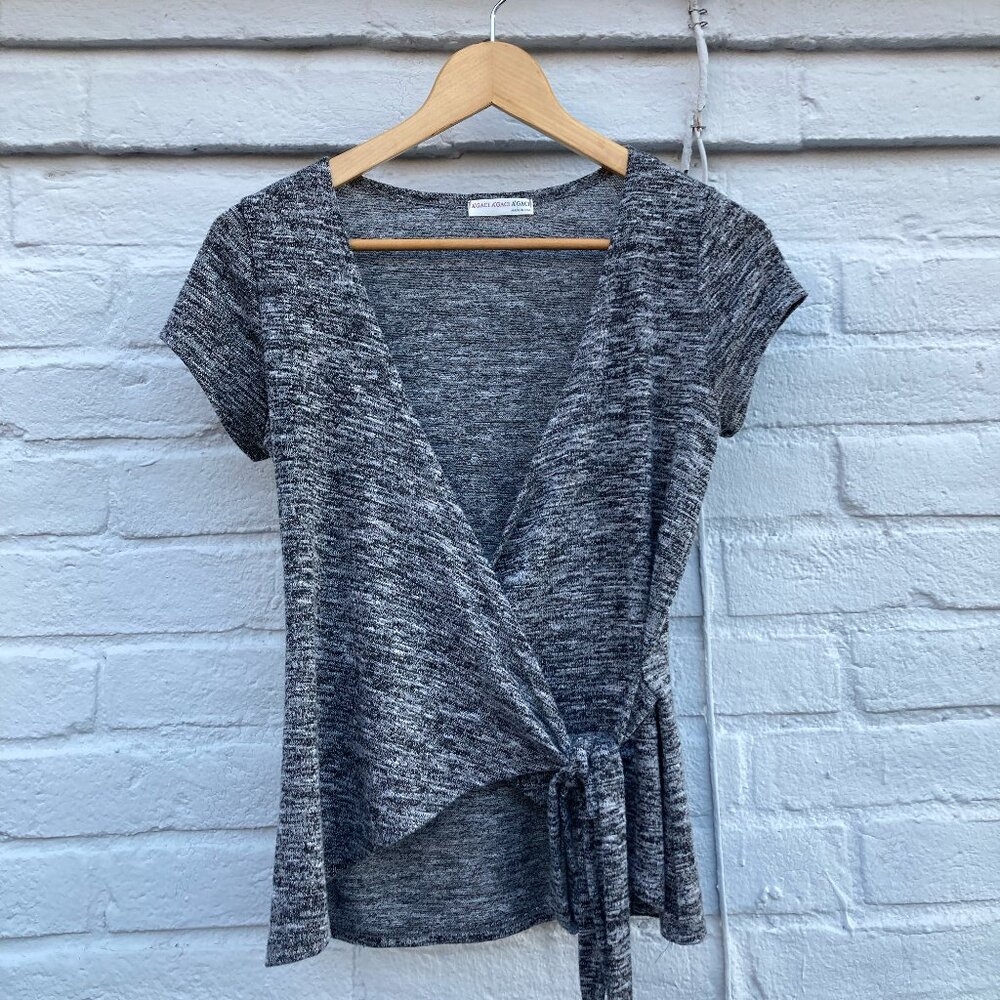 A'GACI Short Sleeve Wrap Top Knit Tie Waist V-Neck Blouse Gray White Melange XS/